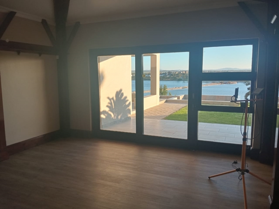 5 Bedroom Property for Sale in Paradise Beach Eastern Cape